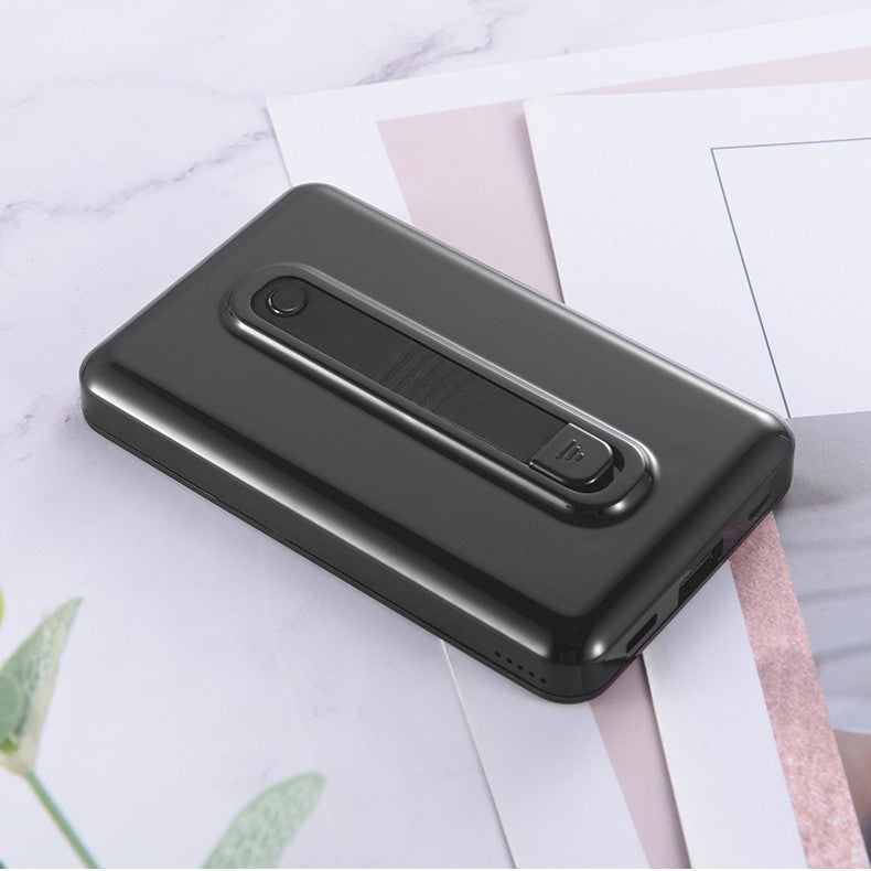 Magnetic Adsorption Wireless Power Bank with Multi U Port